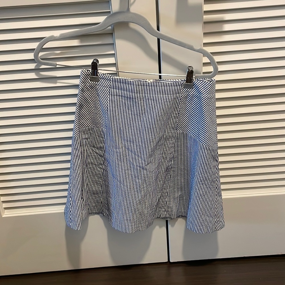Loft seersucker skirt size 0